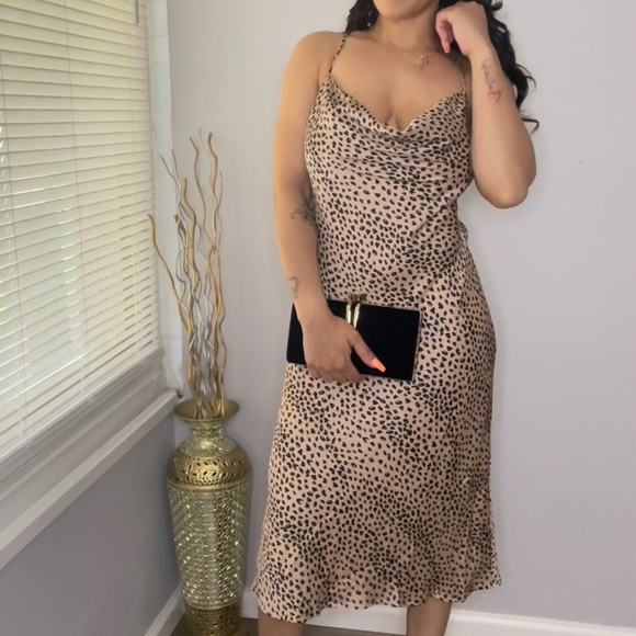 SPOTTED CHIC MIDI CROSS BACK DRESS - Picture 1 of 6